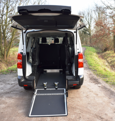 Baksenket bil - Peugeot e-Traveller - Tilgjengelighet - Quipd - Bilde 2
