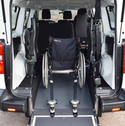 Baksenket bil - Peugeot e-Traveller - Tilgjengelighet - Quipd - Bilde 3