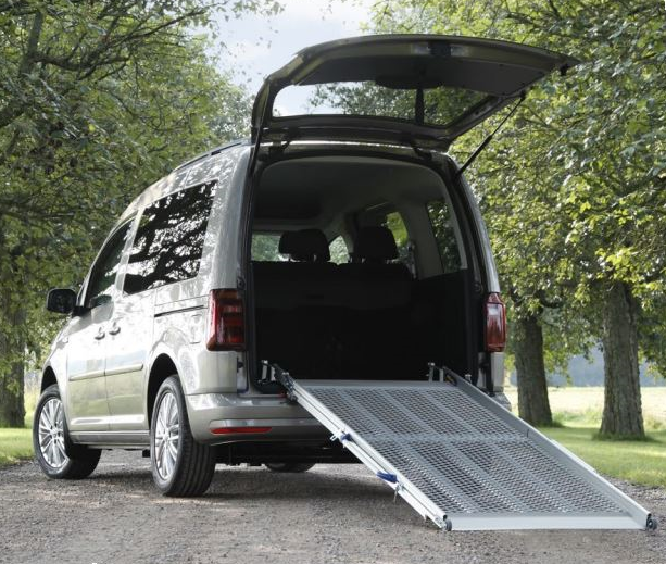 Innlasting av rullestol - FEAL iRamp Vehicle
