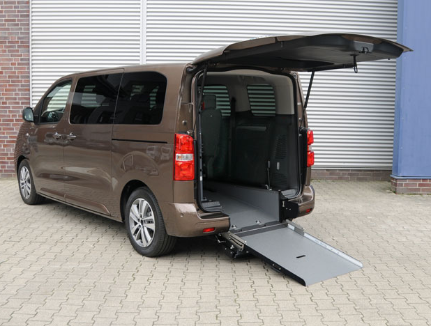 Baksenket bil - Toyota ProAce Verso EV - Quipd