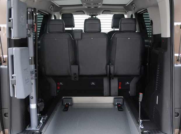 Baksenket bil - Toyota ProAce Verso EV - Quipd - Image 3